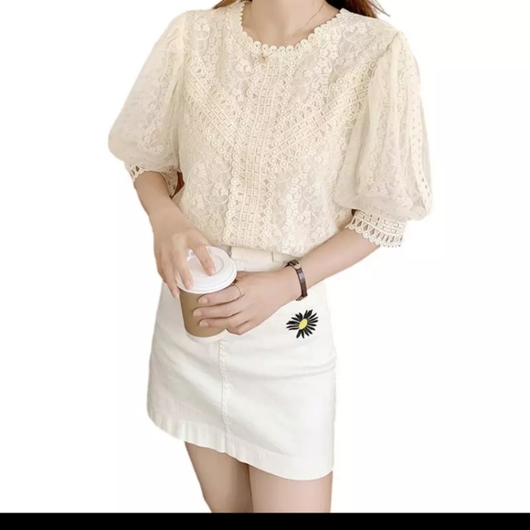 NWOT Gorgeous Lace Blouse - Picture 7 of 7